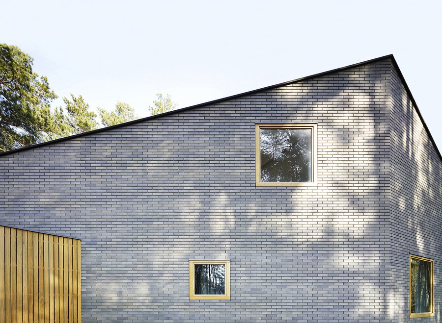 House in the woods-02-© Juliusz Sokolowski.jpg